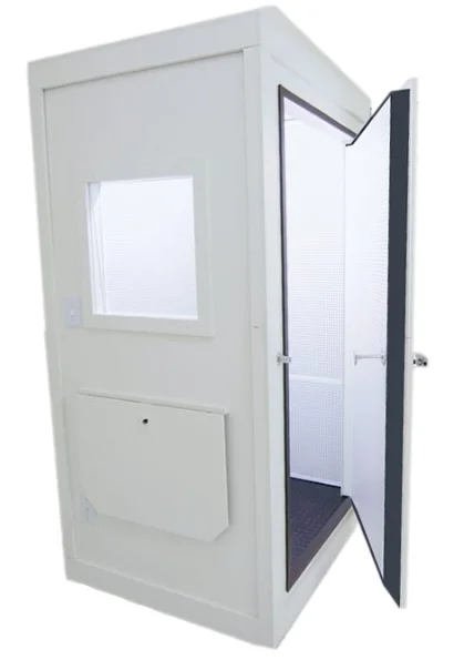Cabine toda Branca com Eucatex Perfurado